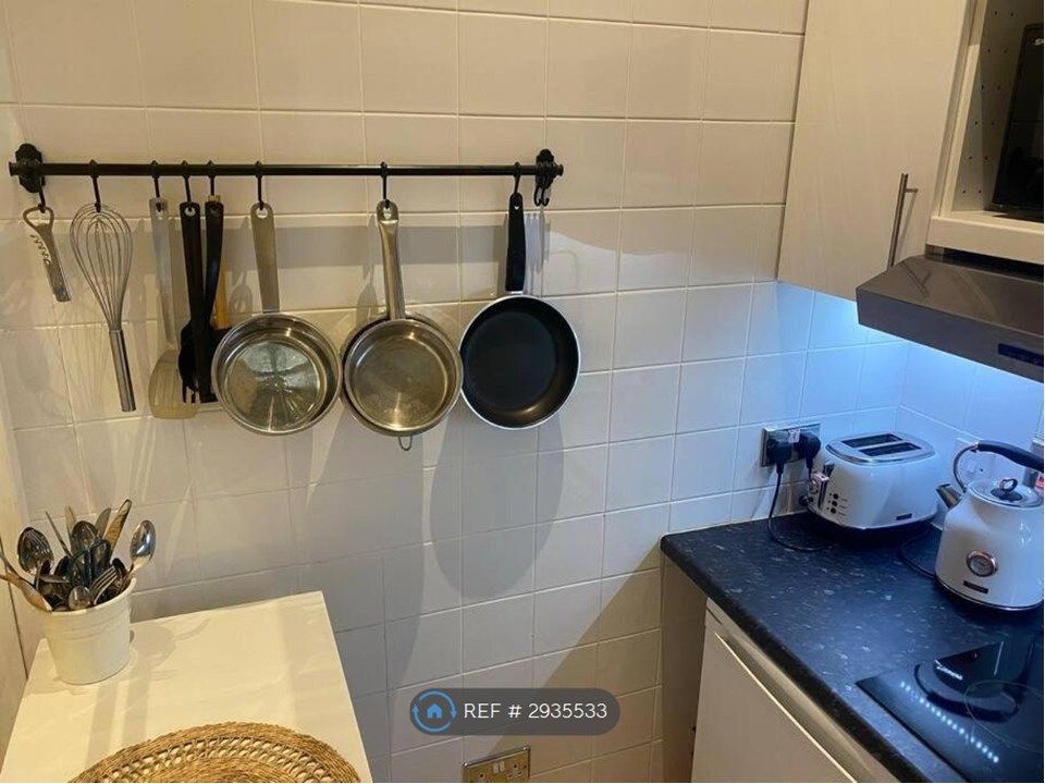 Property photo 2 of 17 Fully Stocked Kitchen