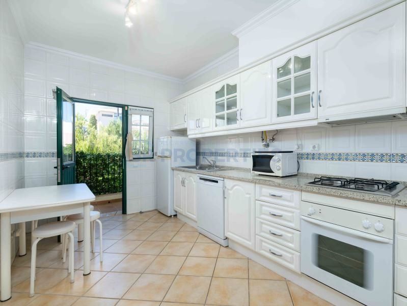 Property photo 3 of 38