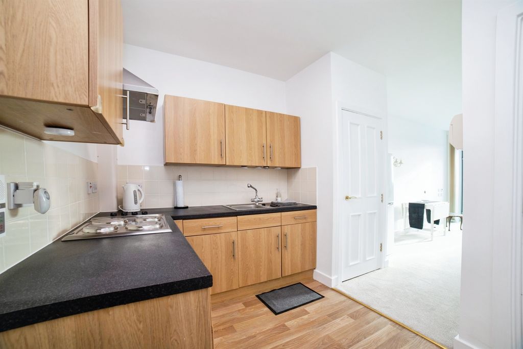 Property photo 3 of 14