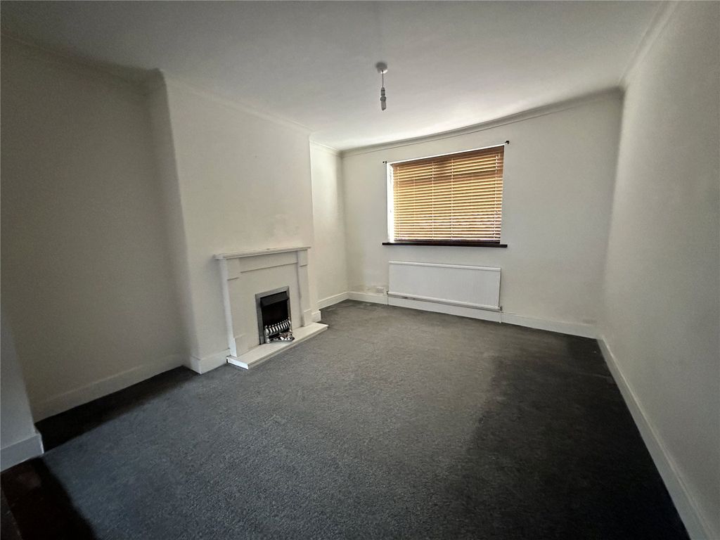 Property photo 2 of 9 Picture No. 10