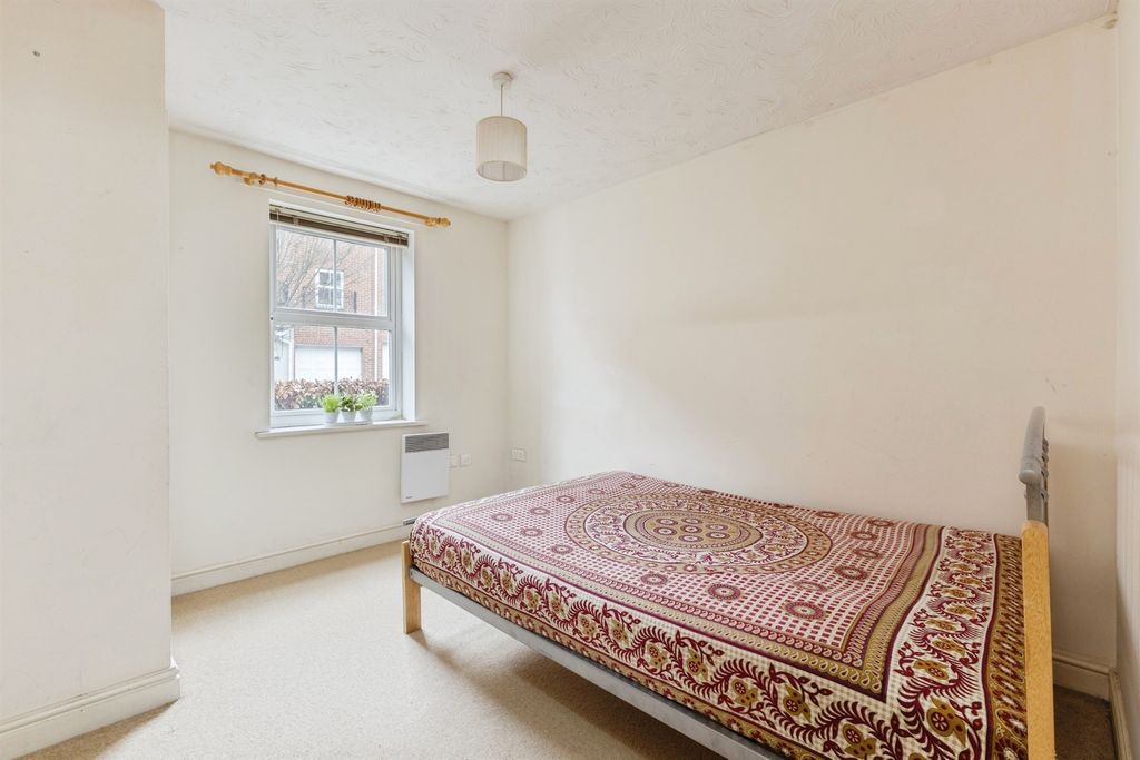 Property photo 3 of 12