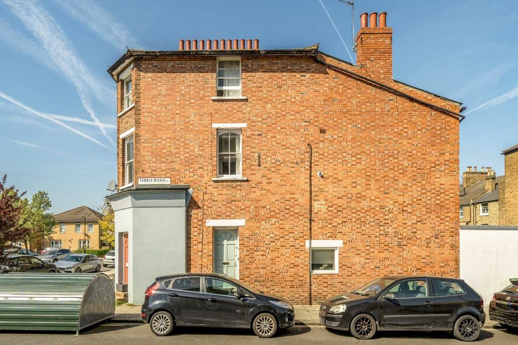 Property photo 3 of 3