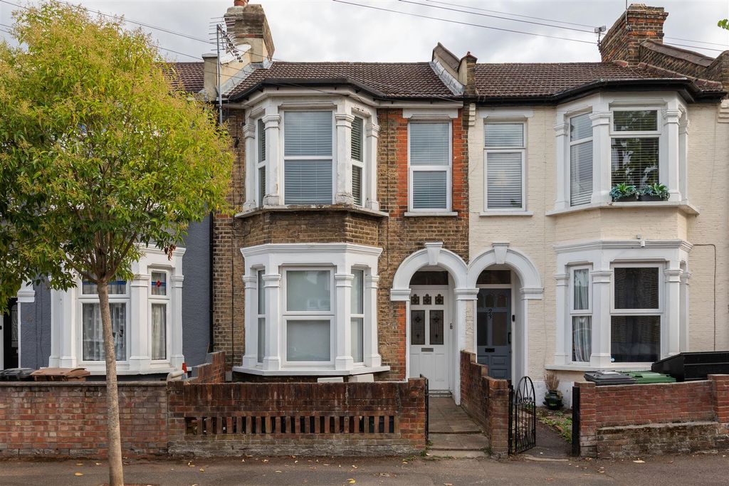 Property photo 1 of 22 Simonds Road, E10
