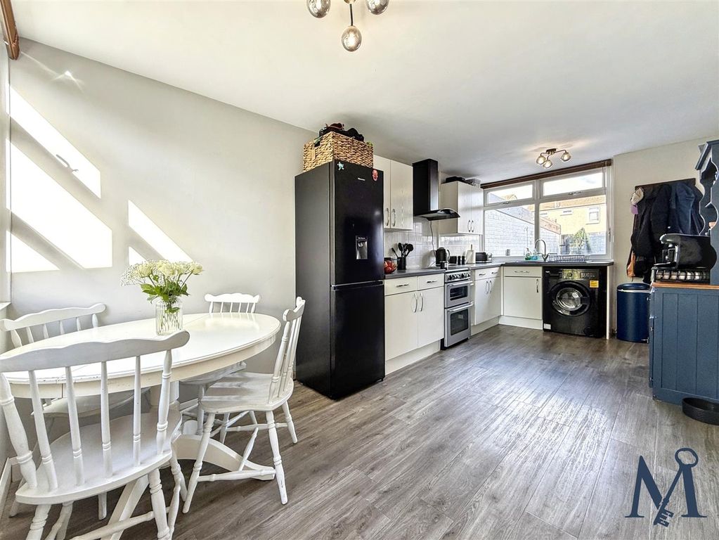 Property photo 2 of 22 Kitchen Diner