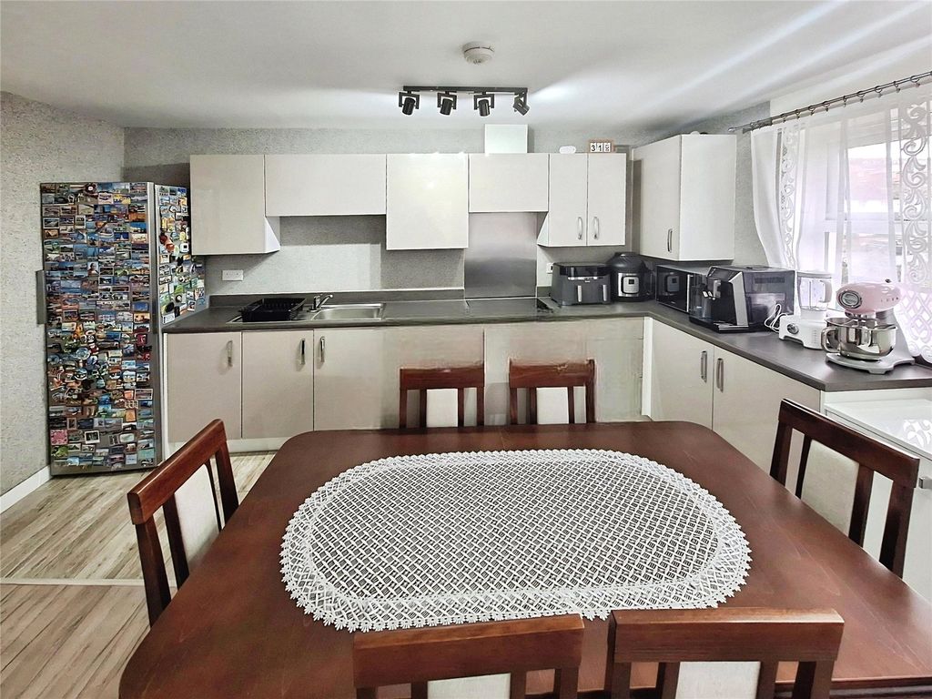 Property photo 3 of 10 Kirtchen Area