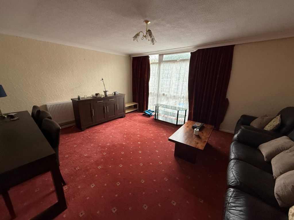 Property photo 3 of 11 Img_2437