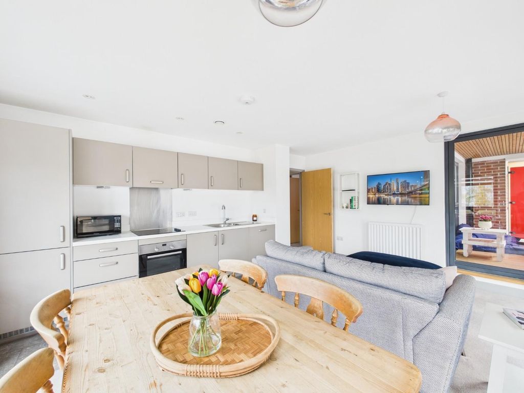 Property photo 2 of 26 Cam01576G0-Pr0325-Still013.Jpg