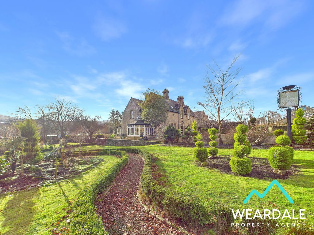 Property photo 1 of 63