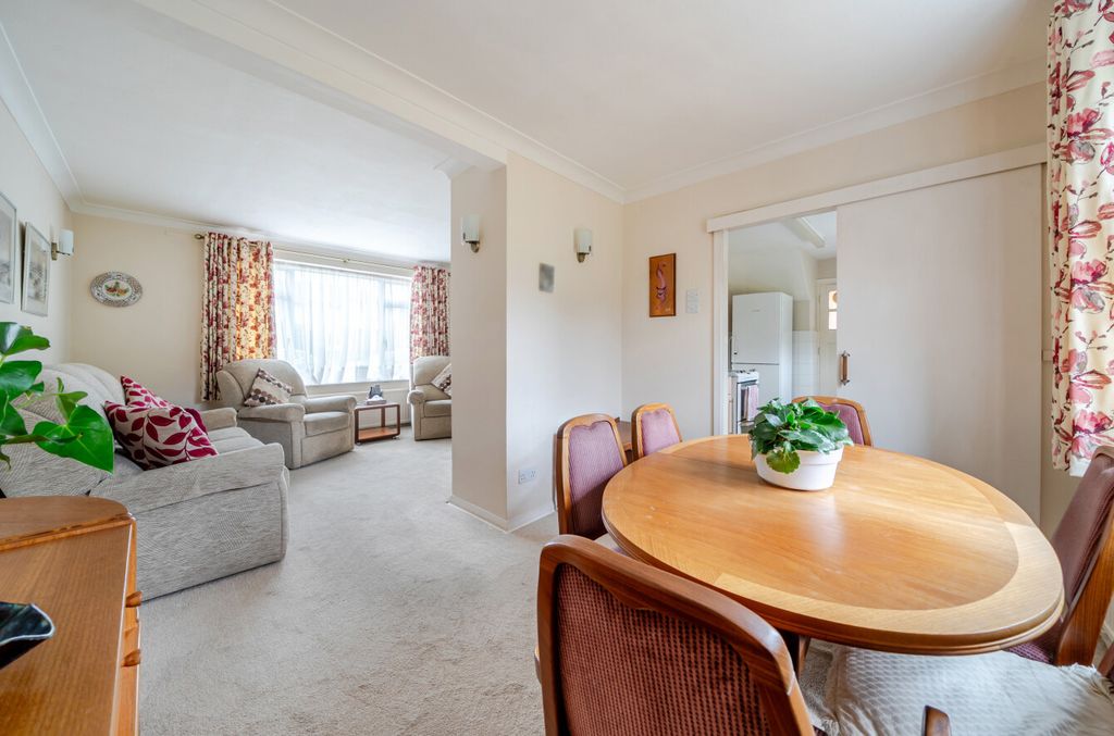 Property photo 3 of 27 1471976-19-6A2687...