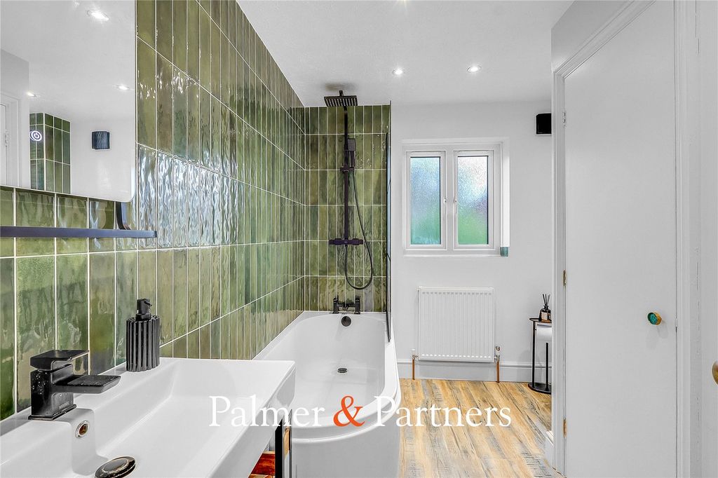 Property photo 2 of 25 Picture No. 13