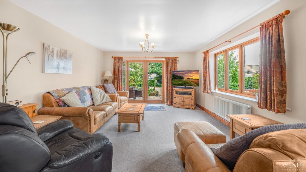 Property photo 2 of 33 5285063