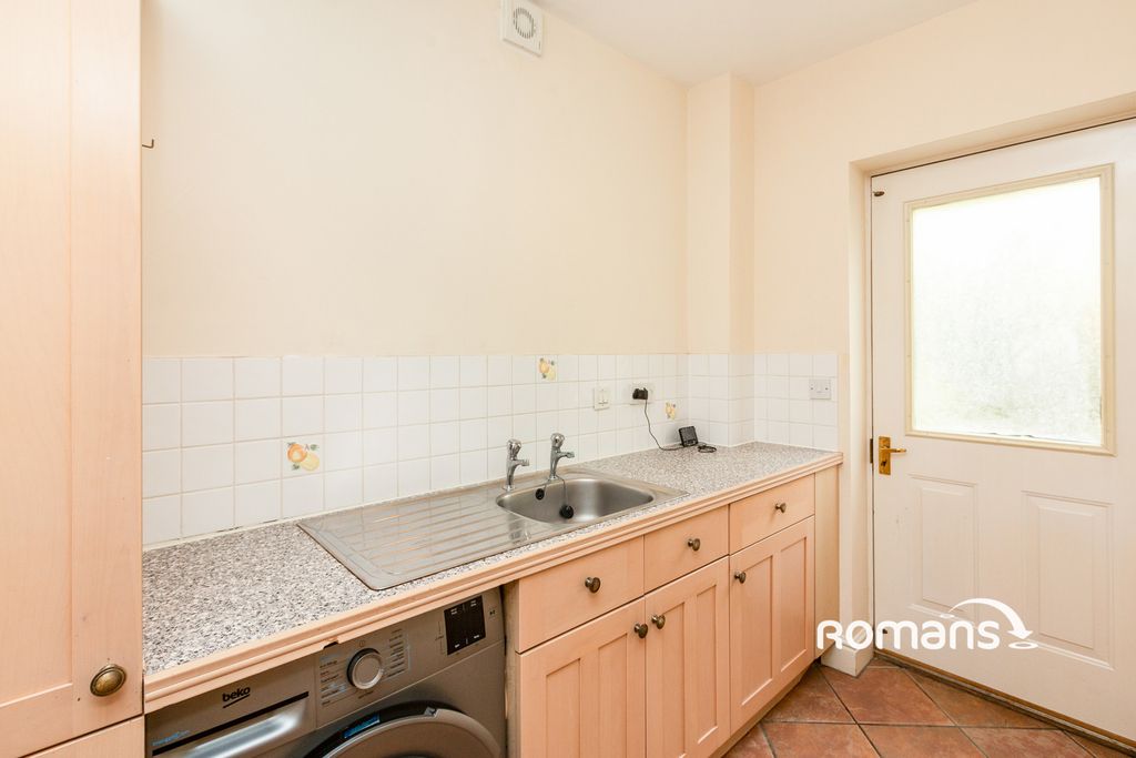 Property photo 3 of 11 Photo