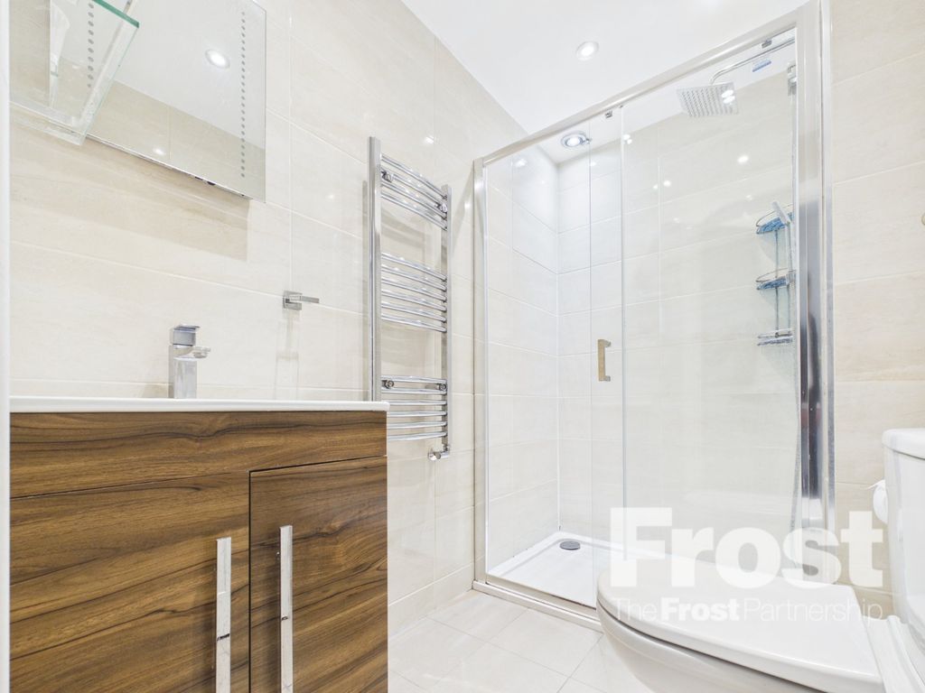 Property photo 3 of 7 Bathroom