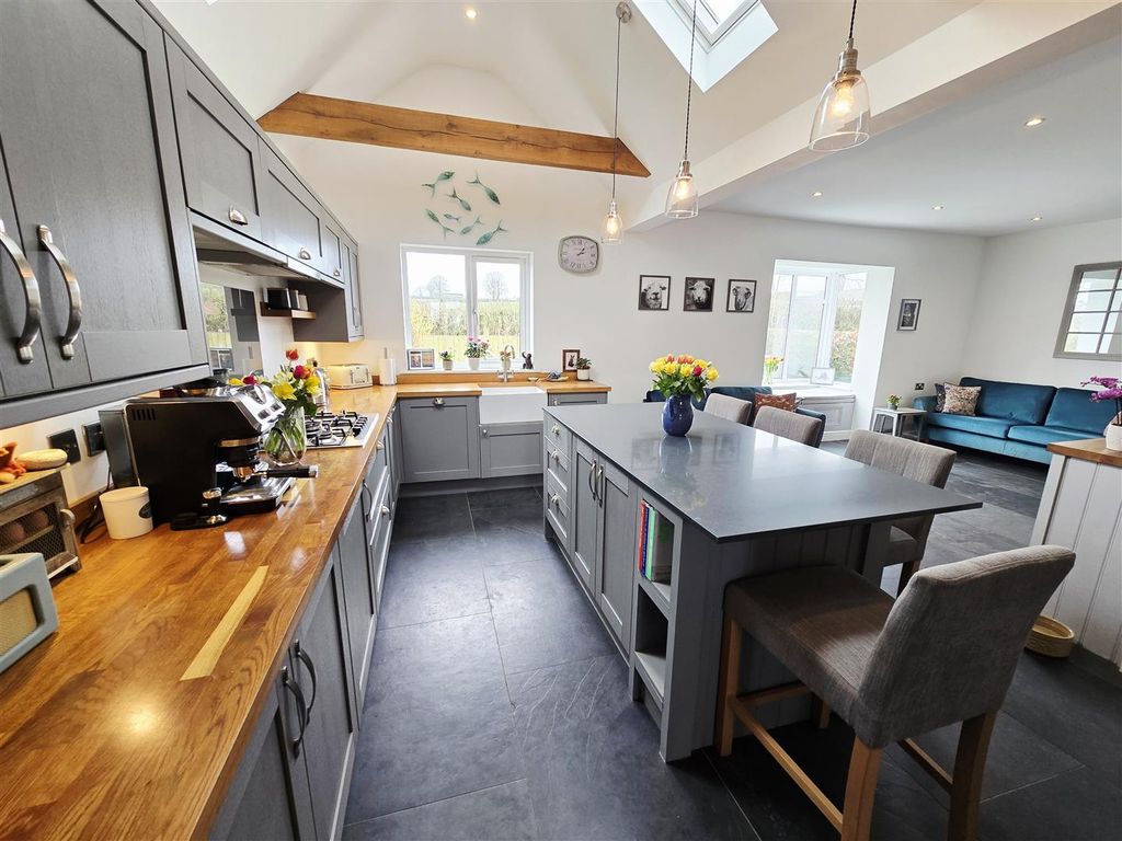 Property photo 2 of 33 20260323_140521.Jpg