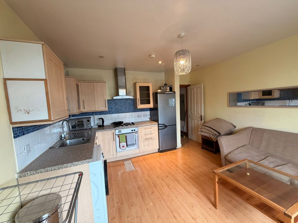Property photo 1 of 6 1 Bed Flat To Rent