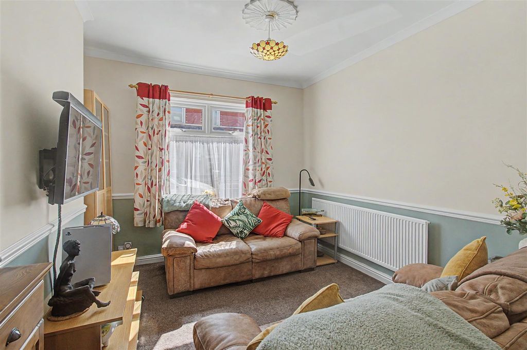 Property photo 2 of 24 Living/Dining Room