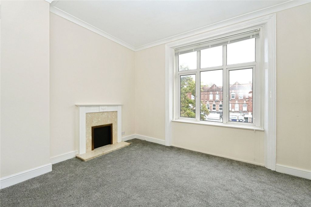 Property photo 2 of 13 Picture No. 10