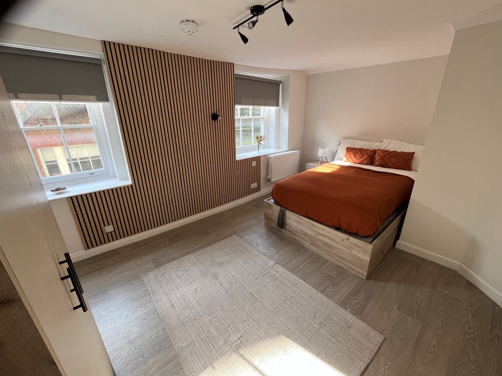 Property photo 1 of 4