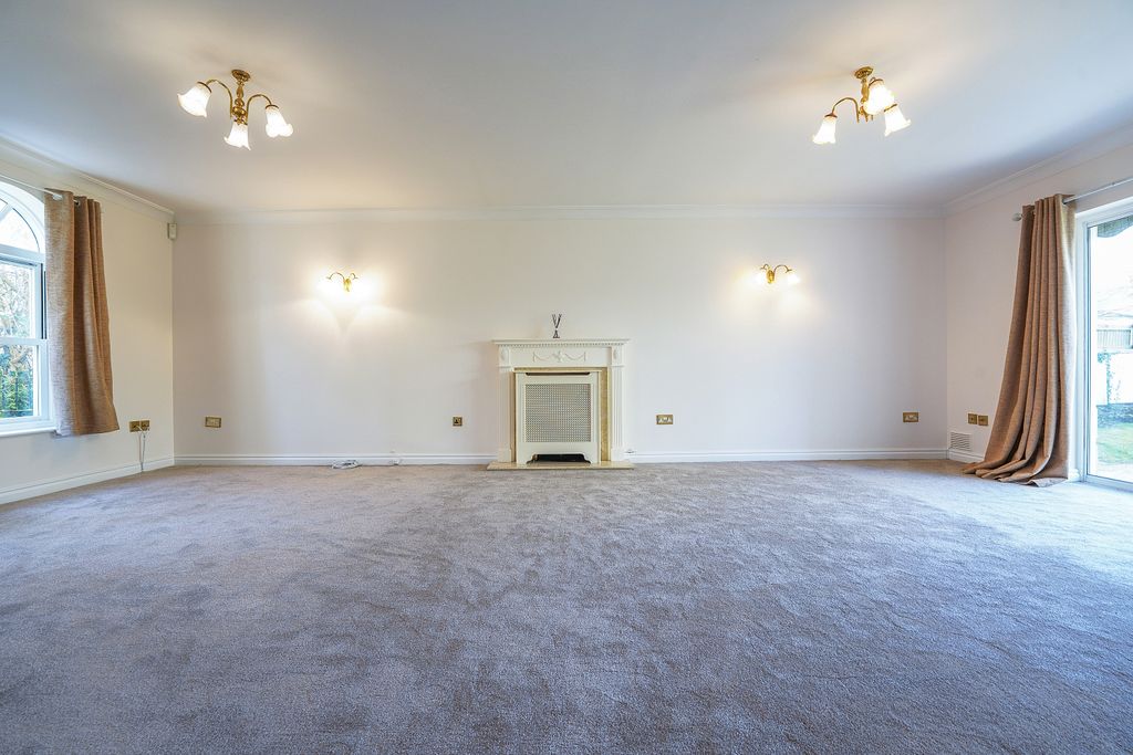 Property photo 3 of 25