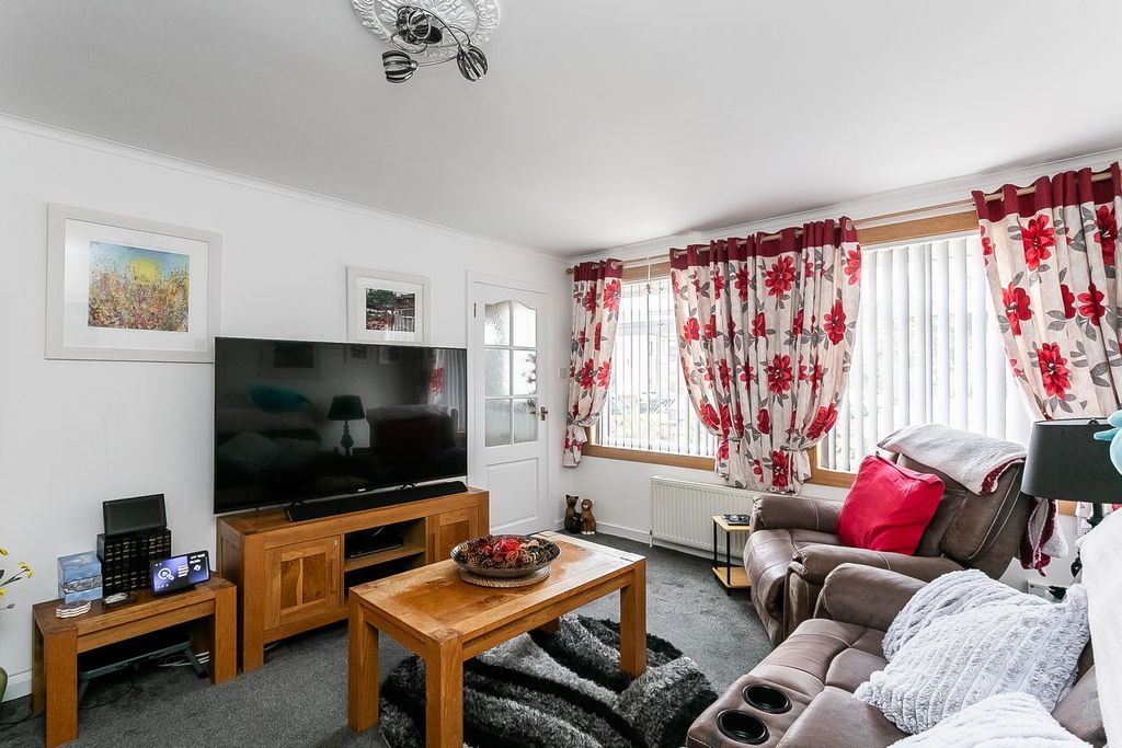 Property photo 2 of 26