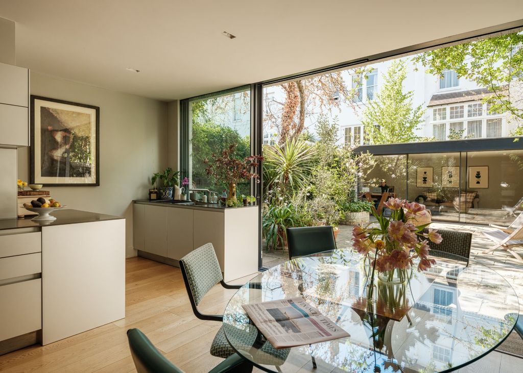Property photo 1 of 15 Ground Floor