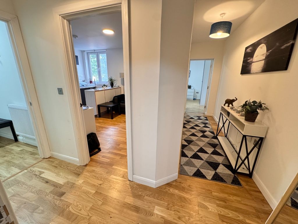 Property photo 3 of 11 4511852