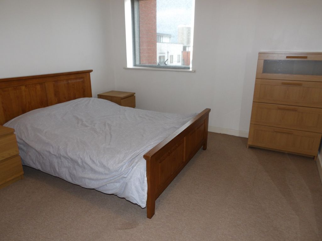 Property photo 3 of 6 Bedroom