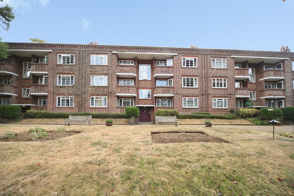 Property photo 1 of 12