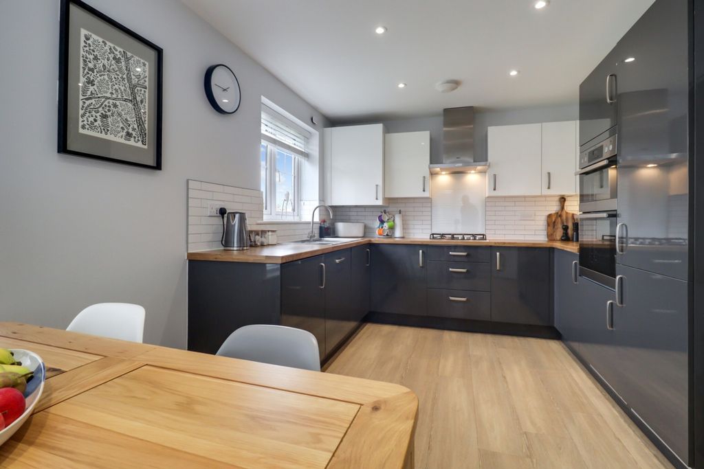 Property photo 3 of 20 Img_0532-Img_0534