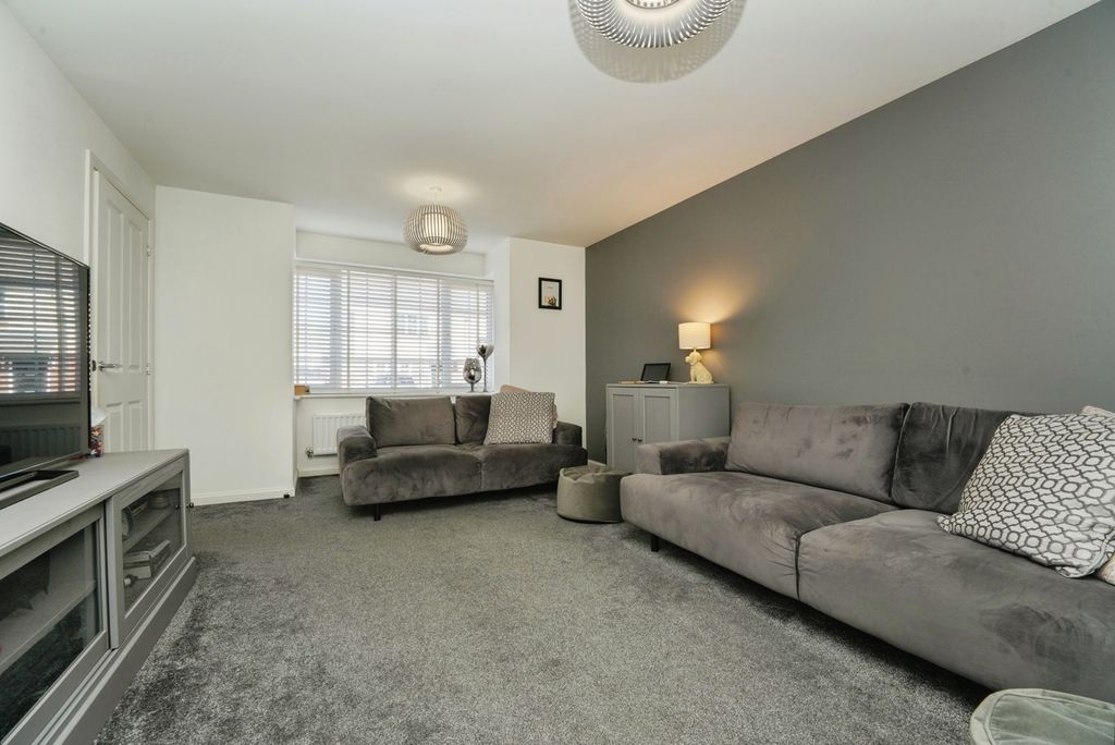 Property photo 2 of 17 Pbox-Img.Jpg