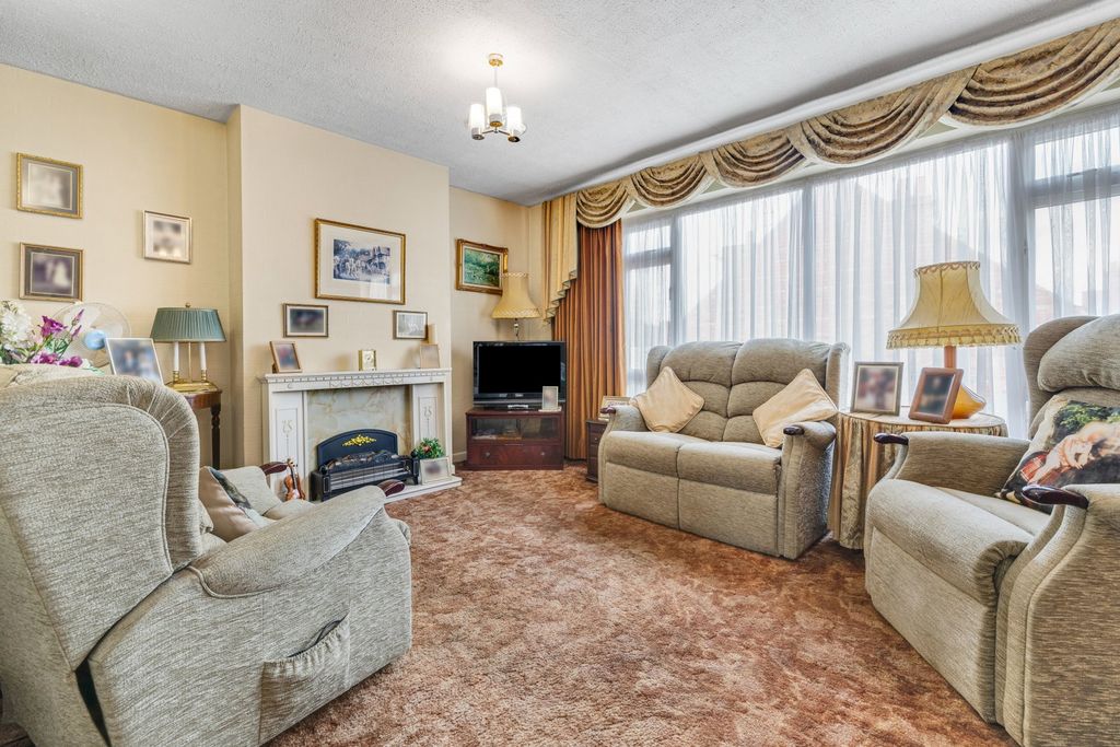 Property photo 3 of 38