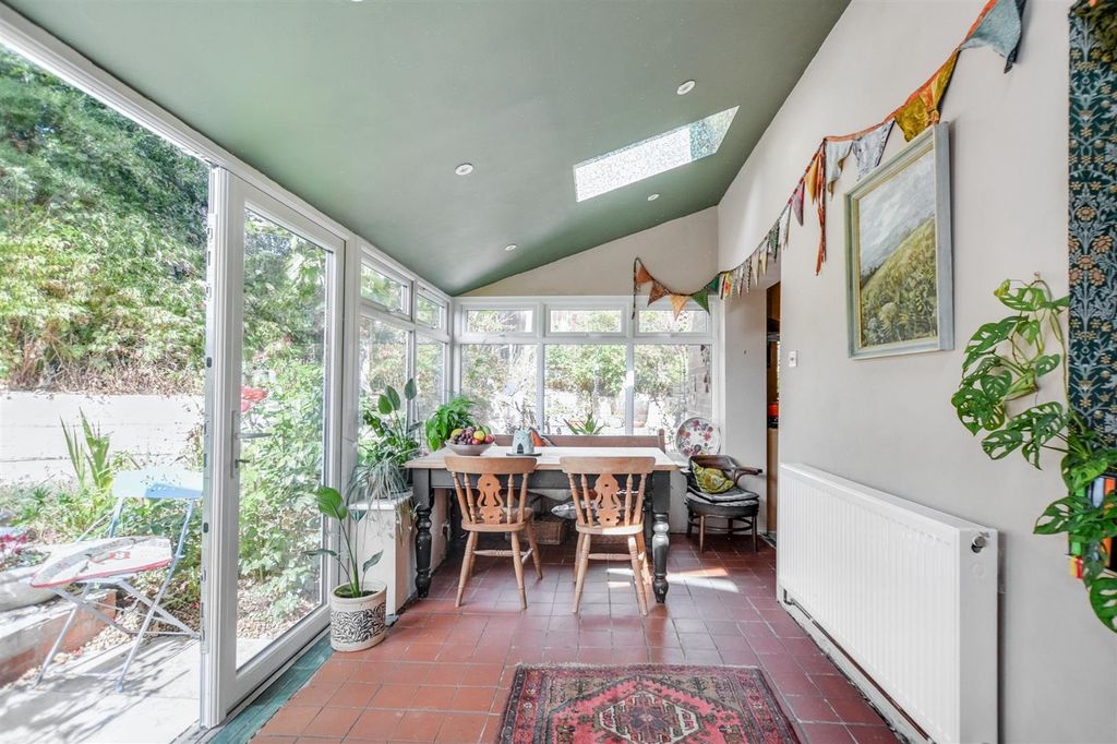 Property photo 2 of 28 Conservatory_2.Jpeg