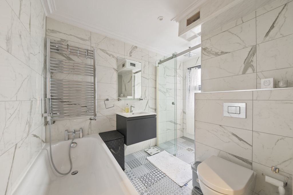 Property photo 3 of 11 Photo 5