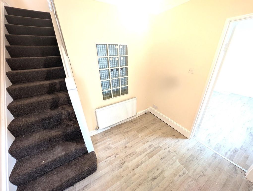 Property photo 3 of 13 Entrance Hallway