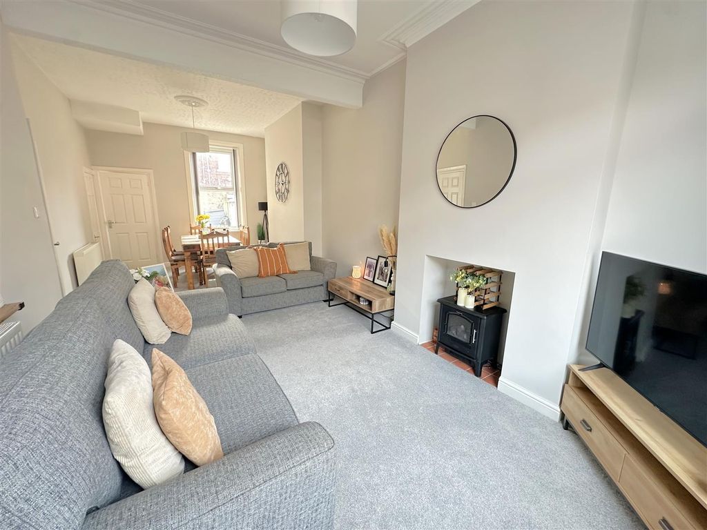 Property photo 3 of 23 Dining Lounge