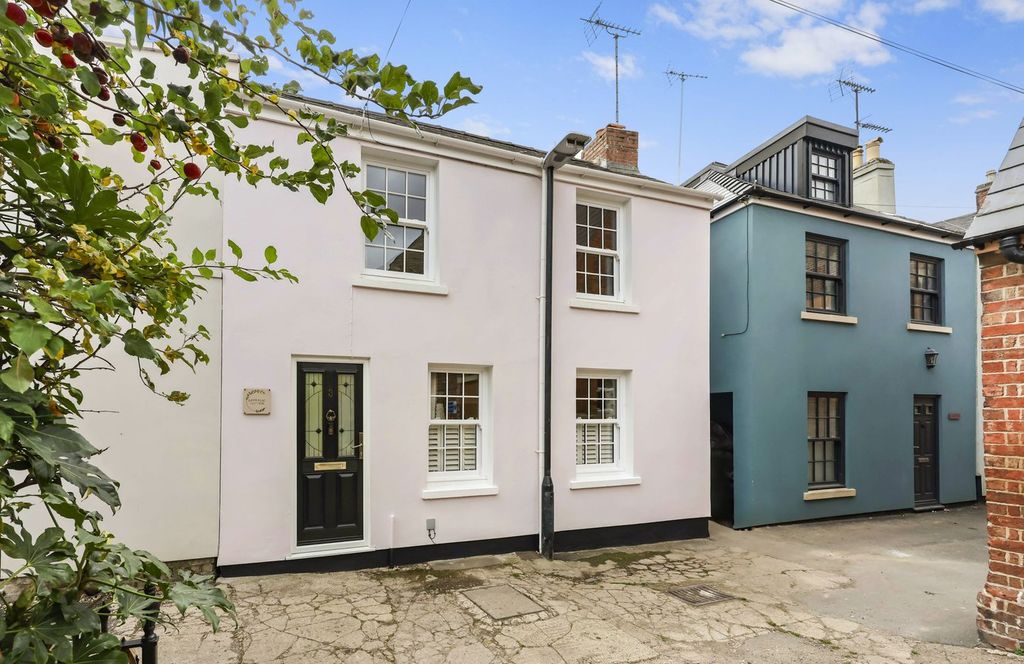 Property photo 1 of 21