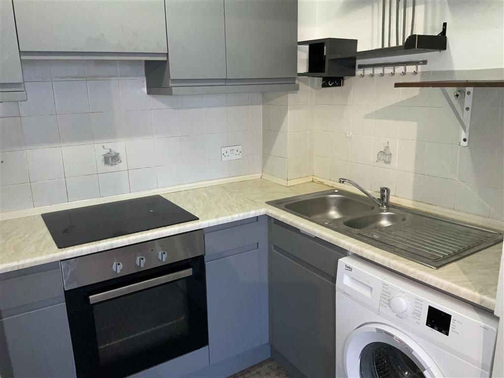 Property photo 3 of 5 Kitchen
