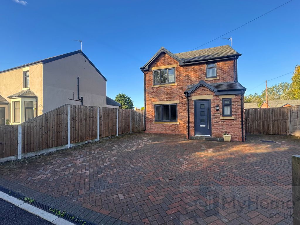 Property photo 1 of 27 External