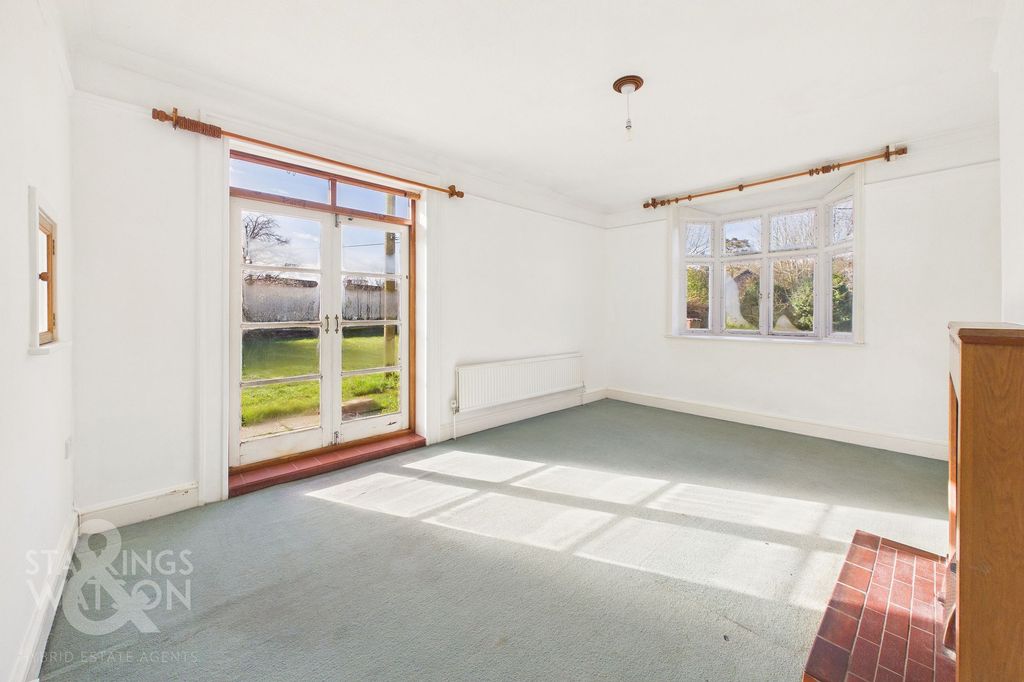 Property photo 2 of 36