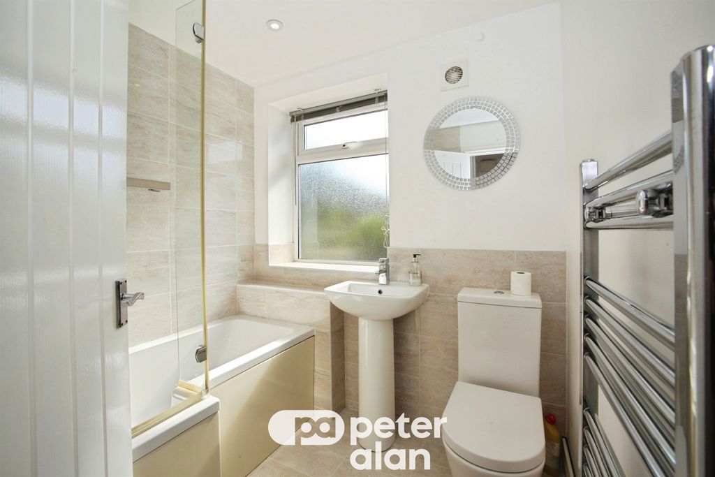 2 bed maisonette for saleWatton Close, Llanishen, Cardiff CF14 photo 5