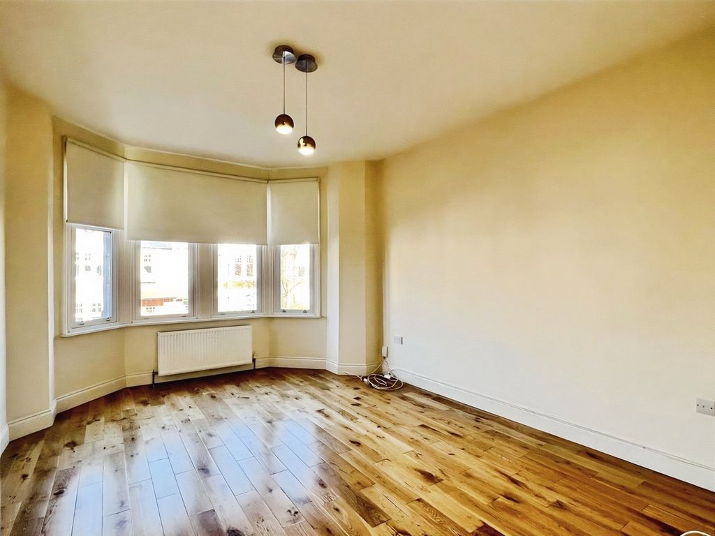 Property photo 2 of 15 Pbox-Img.Jpg