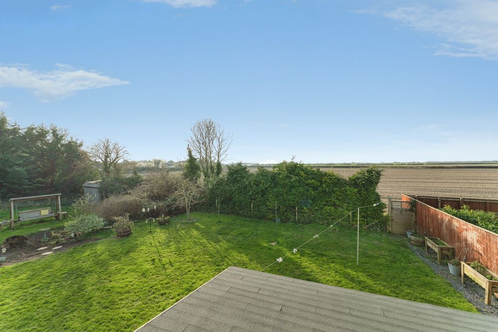 Property photo 2 of 28