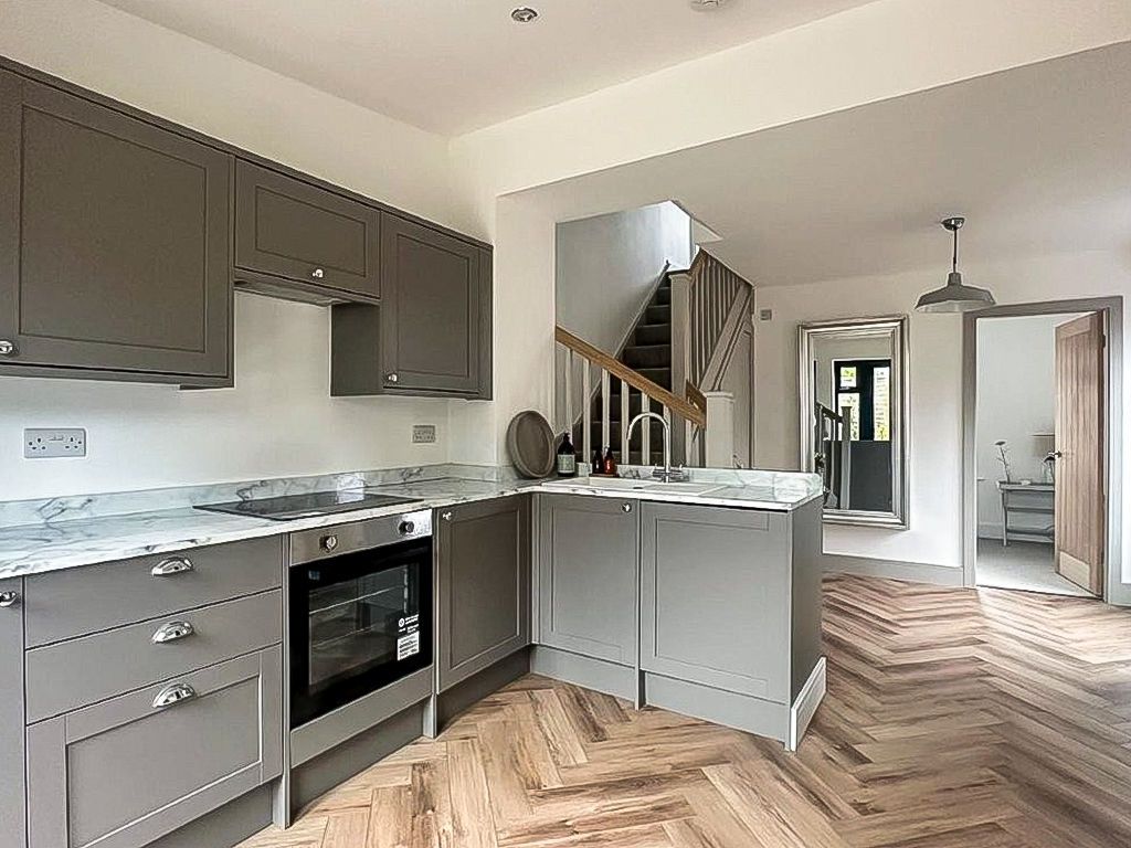 Property photo 2 of 11 Photo 4