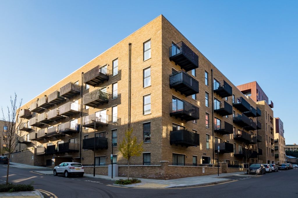 Property photo 3 of 7 External