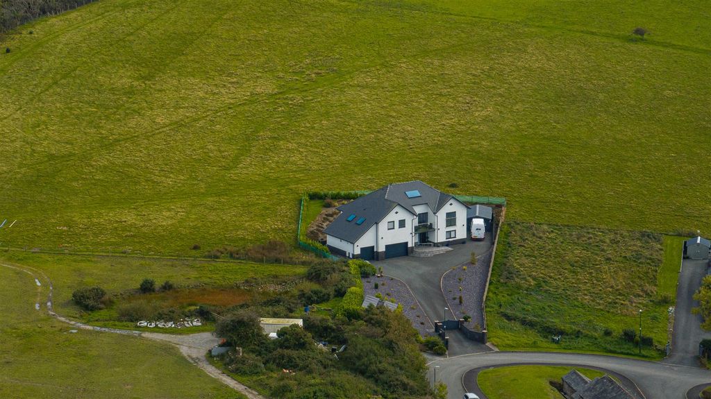 Property photo 3 of 50 6.Jpg