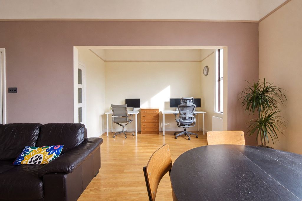 Property photo 3 of 12 Picture No. 27