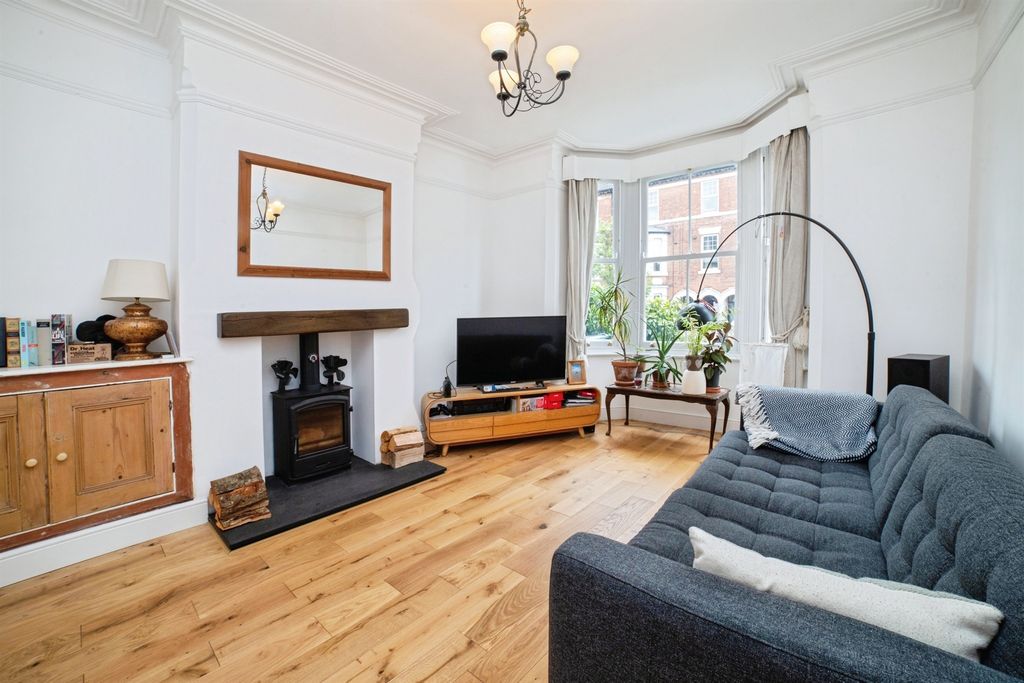 Property photo 3 of 20