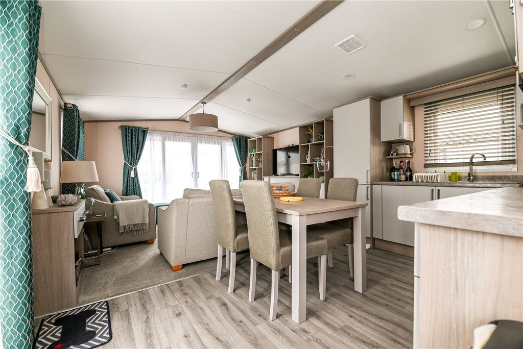 Property photo 2 of 15 Picture No. 03