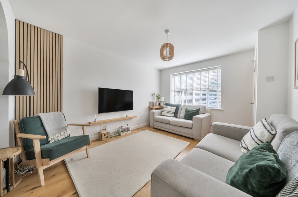 Property photo 3 of 20 1480194-12-6A310A...