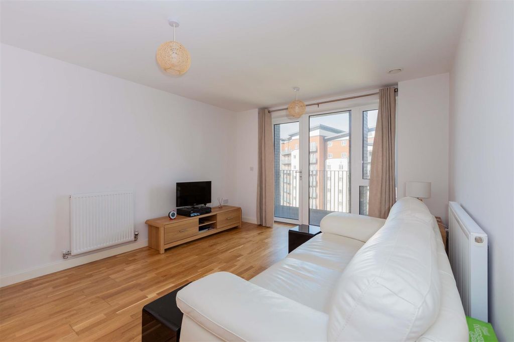 Property photo 3 of 14 49 Crossways-7.Jpg